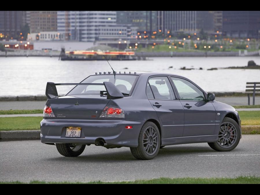  Mitsubishi Lancer Evolution MR 2004 года  (фото 10 из 17)